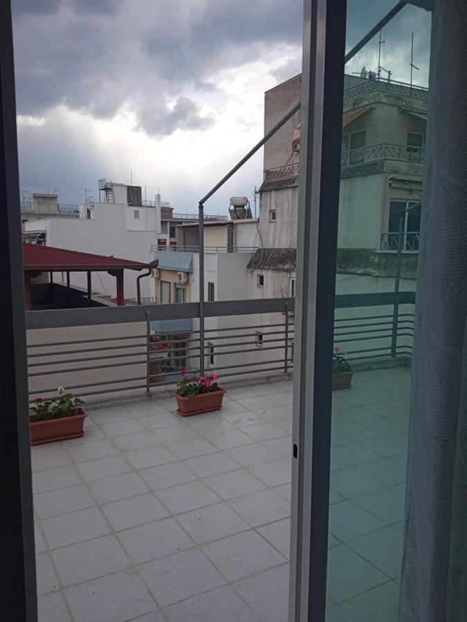Lemon - Happyhostgr - Downtown Apartment Volos Buitenkant foto